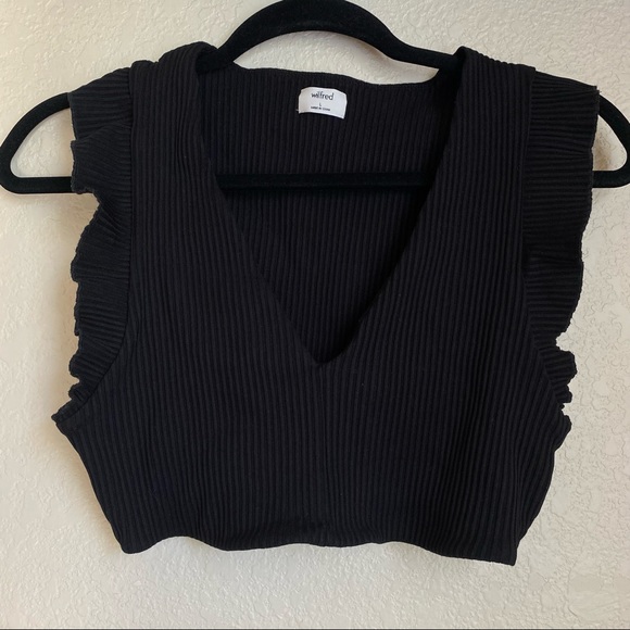 Aritzia Tops - Aritzia Wilfred black crop top black ribbed flutter sleeve